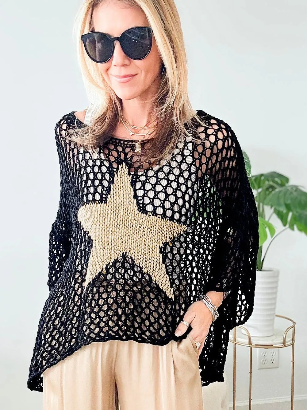 Casual Crochet Knit Top with Star Motif