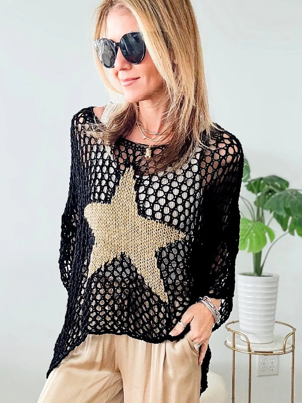 Casual Crochet Knit Top with Star Motif
