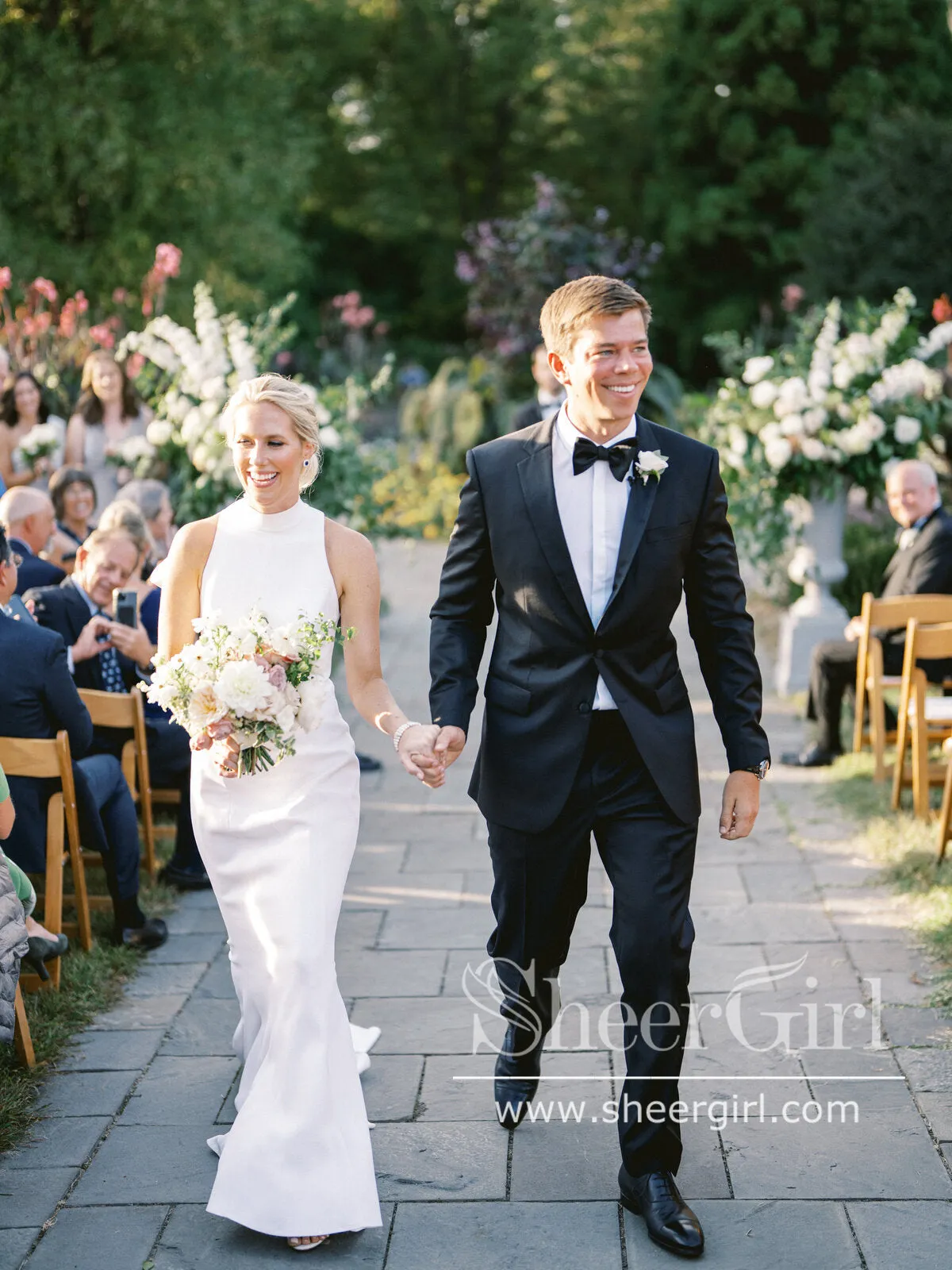 Elegant Mock Neck Bridal Dress Minimalist Chiffon Sheath Wedding Dress Trumpet Wedding Gown AWD2036