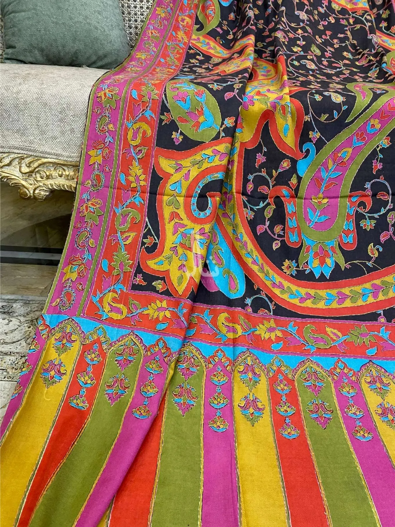 Graceful Edge Wrap - Shawl