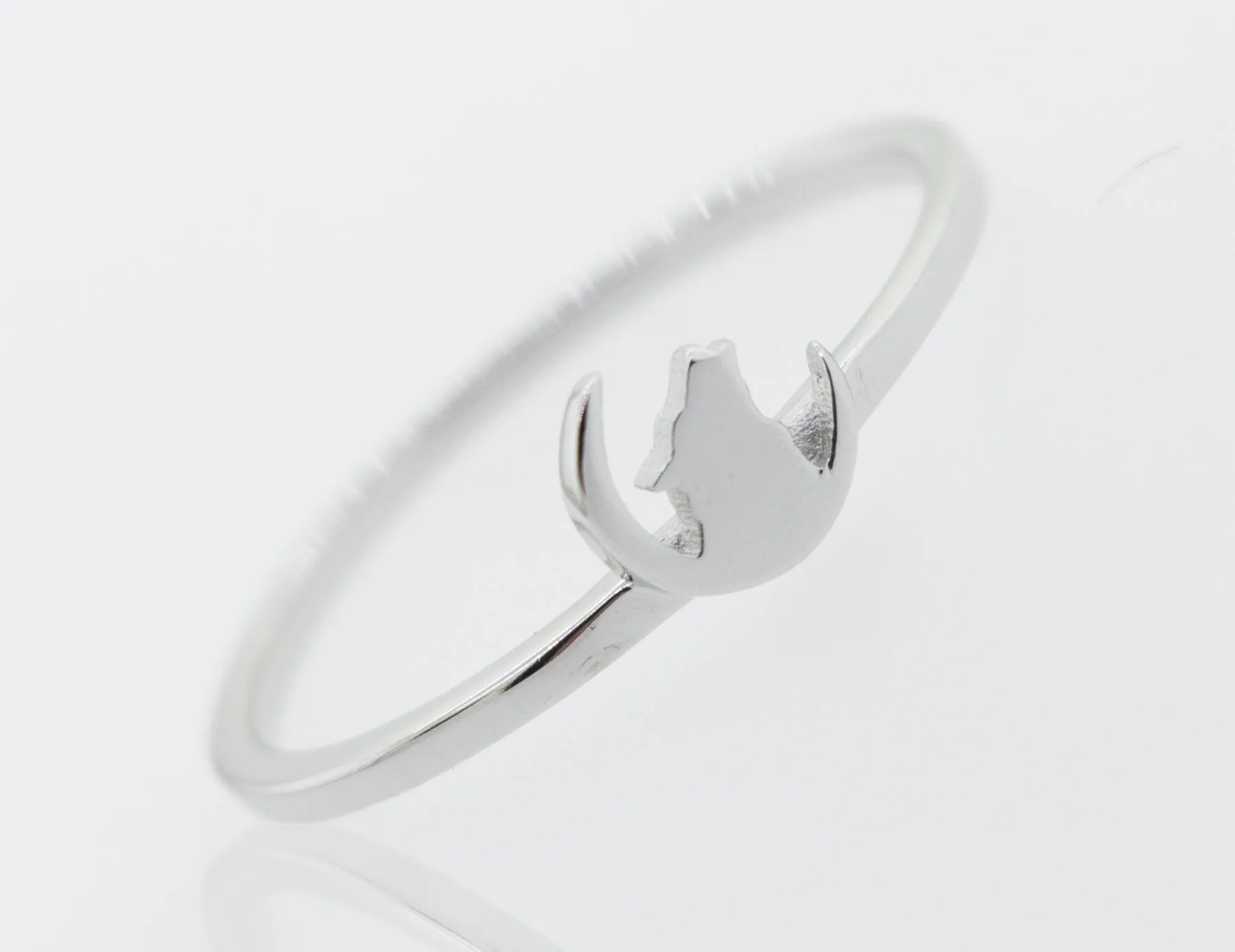 Howling Wolf On Crescent Moon Ring