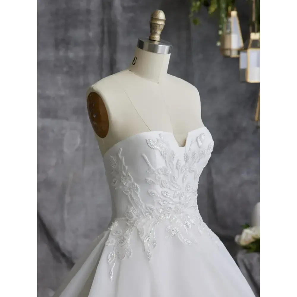 Italiana by Sottero and Midgley