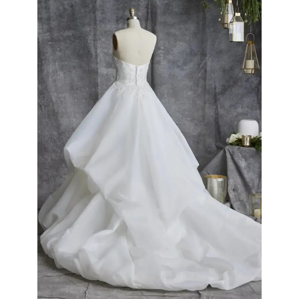 Italiana by Sottero and Midgley