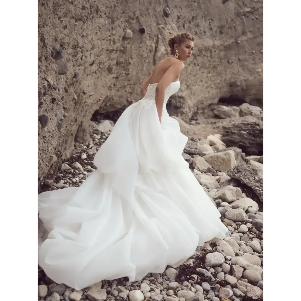 Italiana by Sottero and Midgley