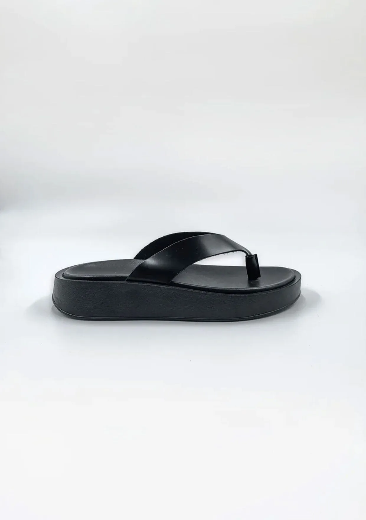 MANEO Caylee Flip-Flop Sandal
