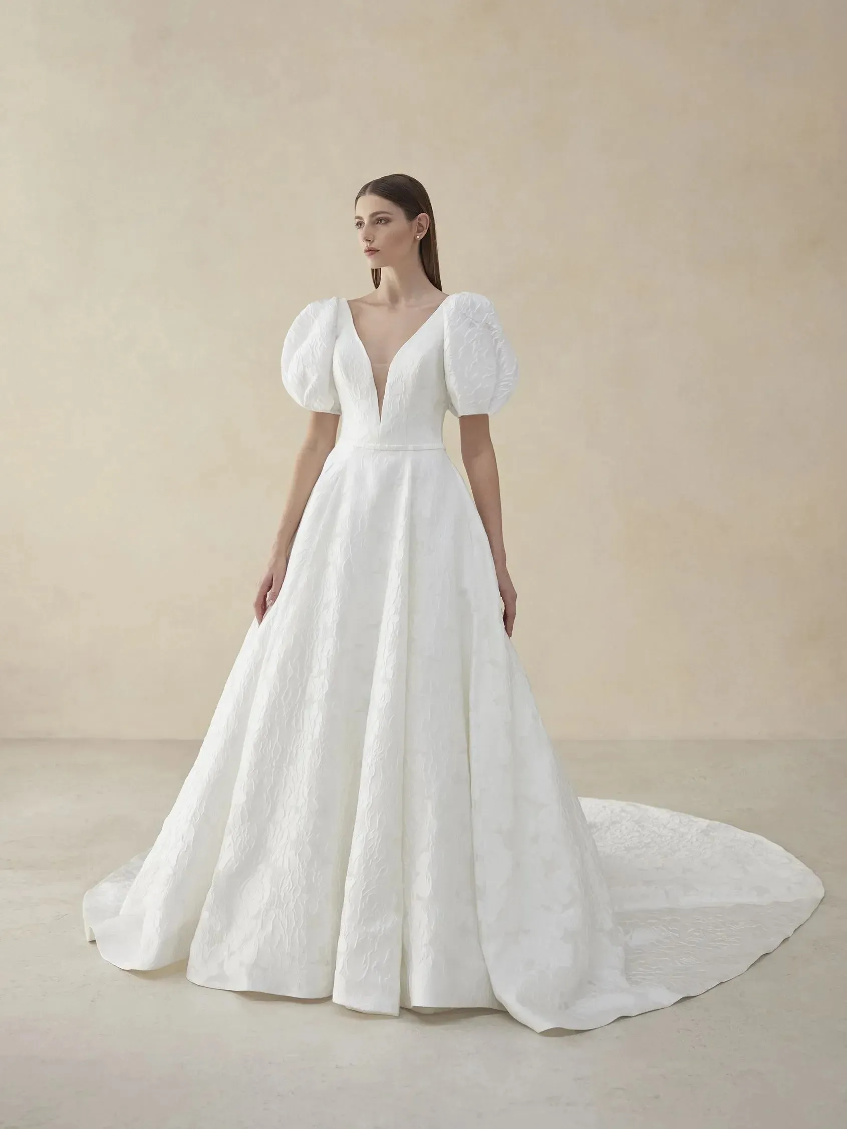 Pronovias: Romilly