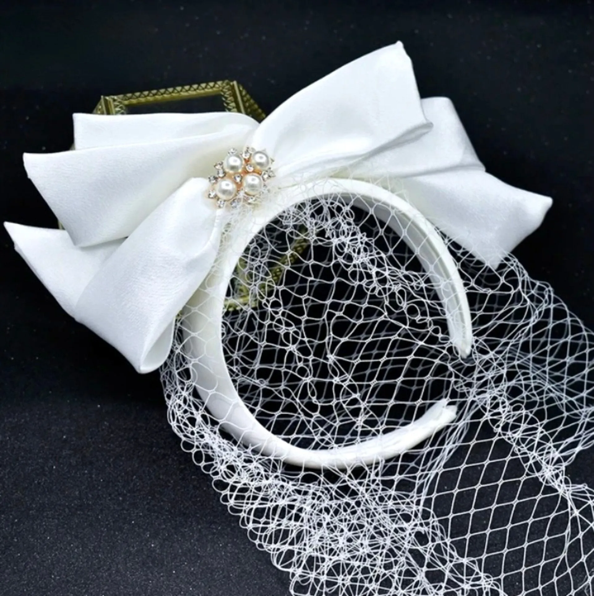 "Starly" - Bridal Birdcage Veil with Satin Headband and Bow