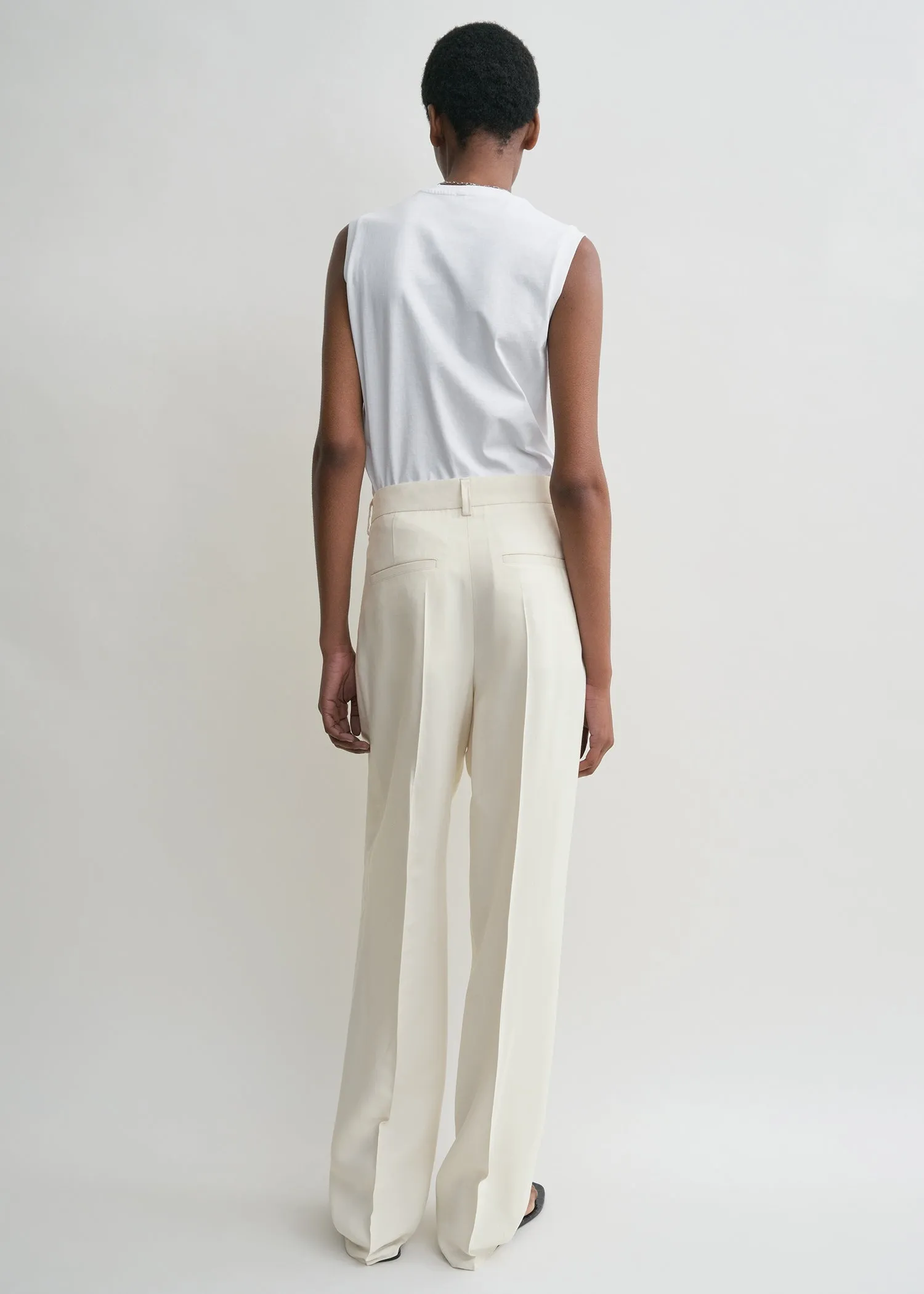 Relaxed sleeveless tee off white