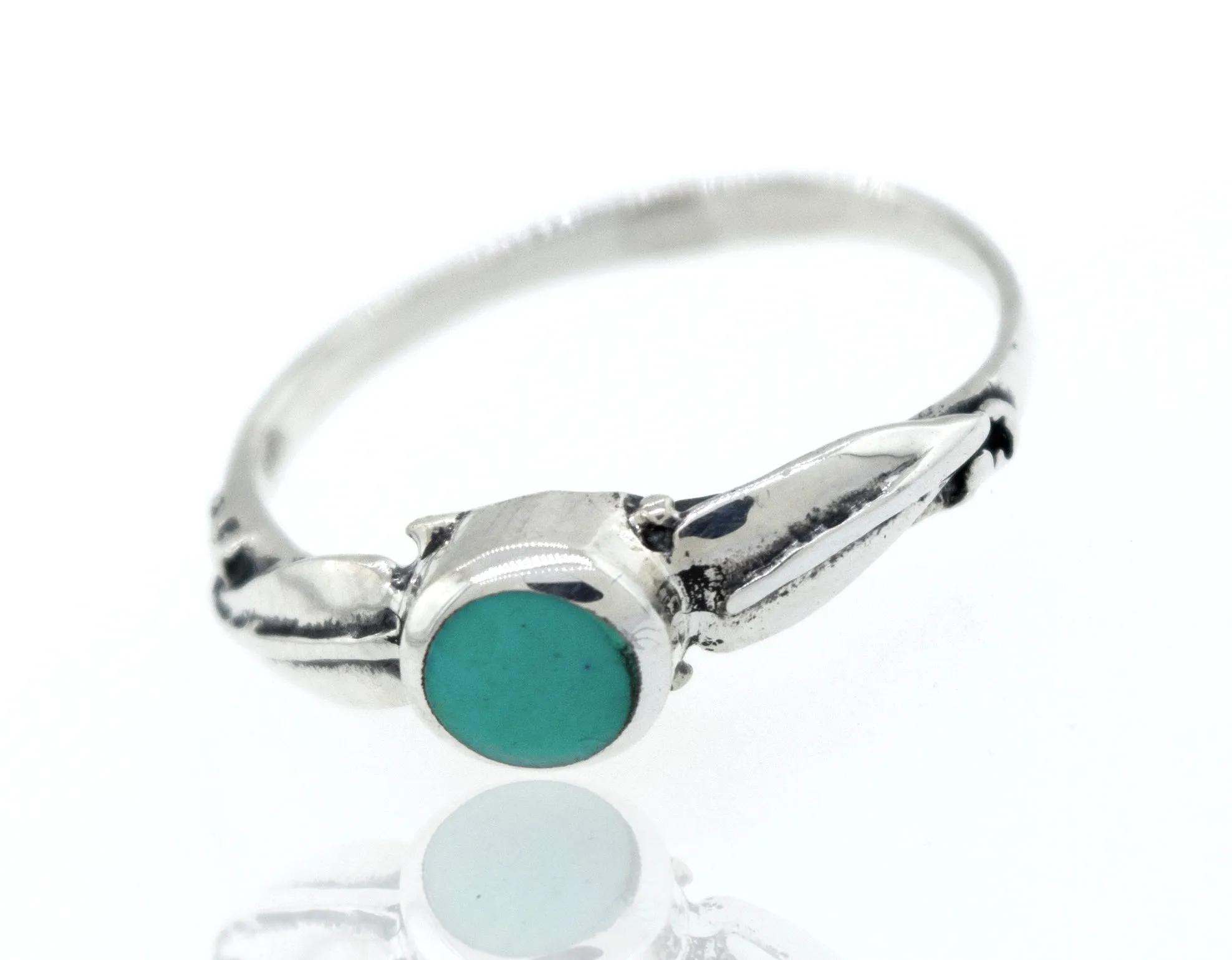 Round Stone Ring With Leaves