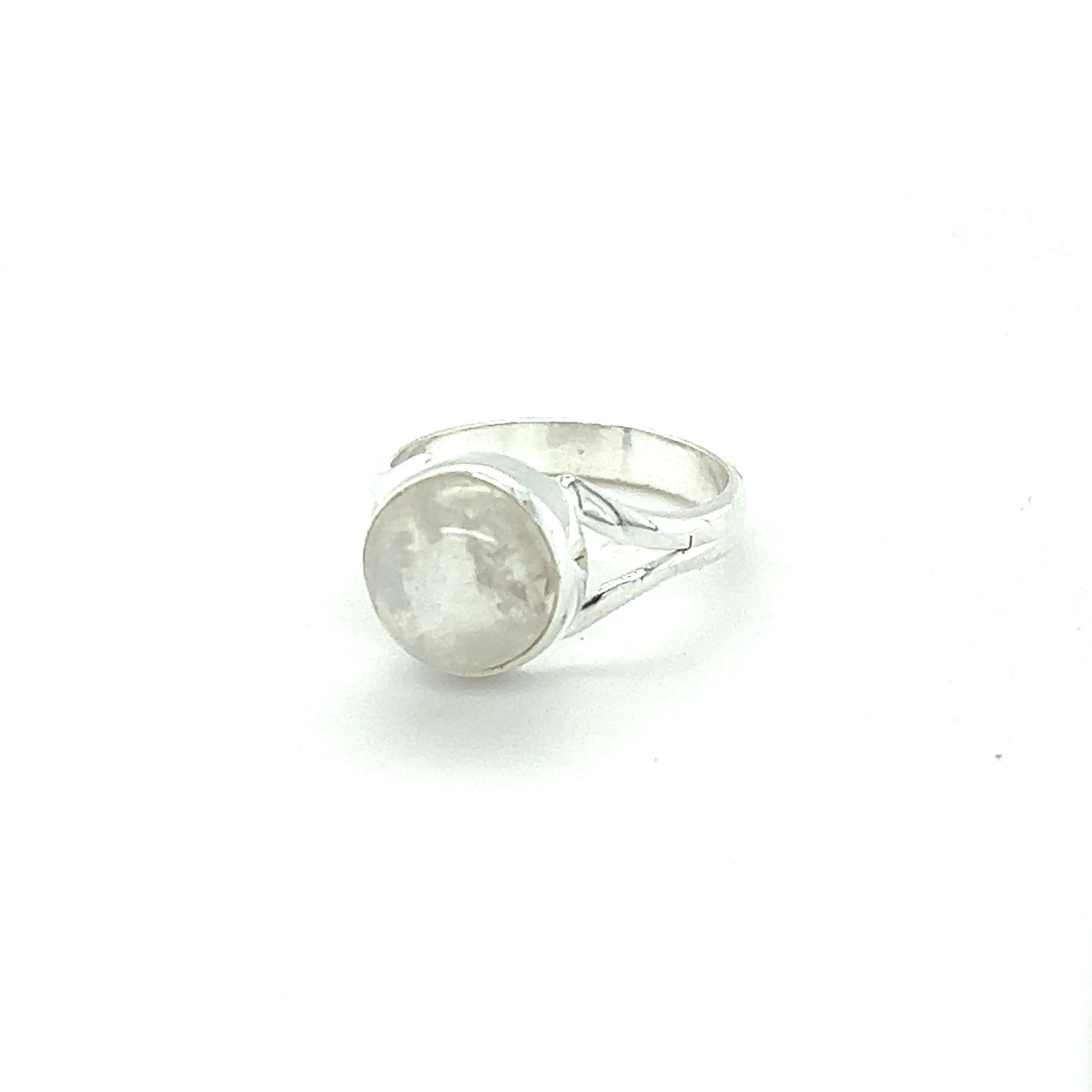 Simple Vibrant Circular Stone Ring
