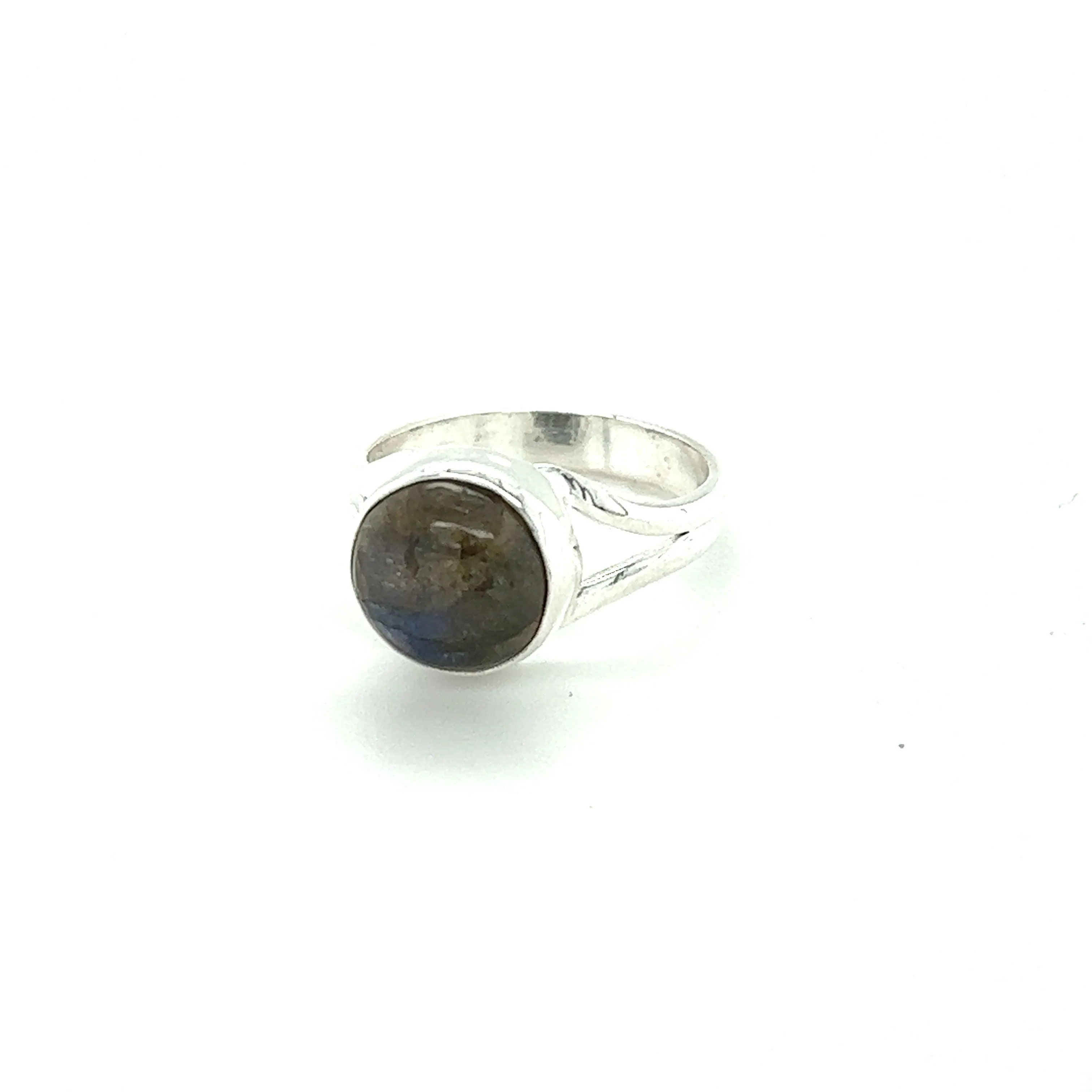 Simple Vibrant Circular Stone Ring