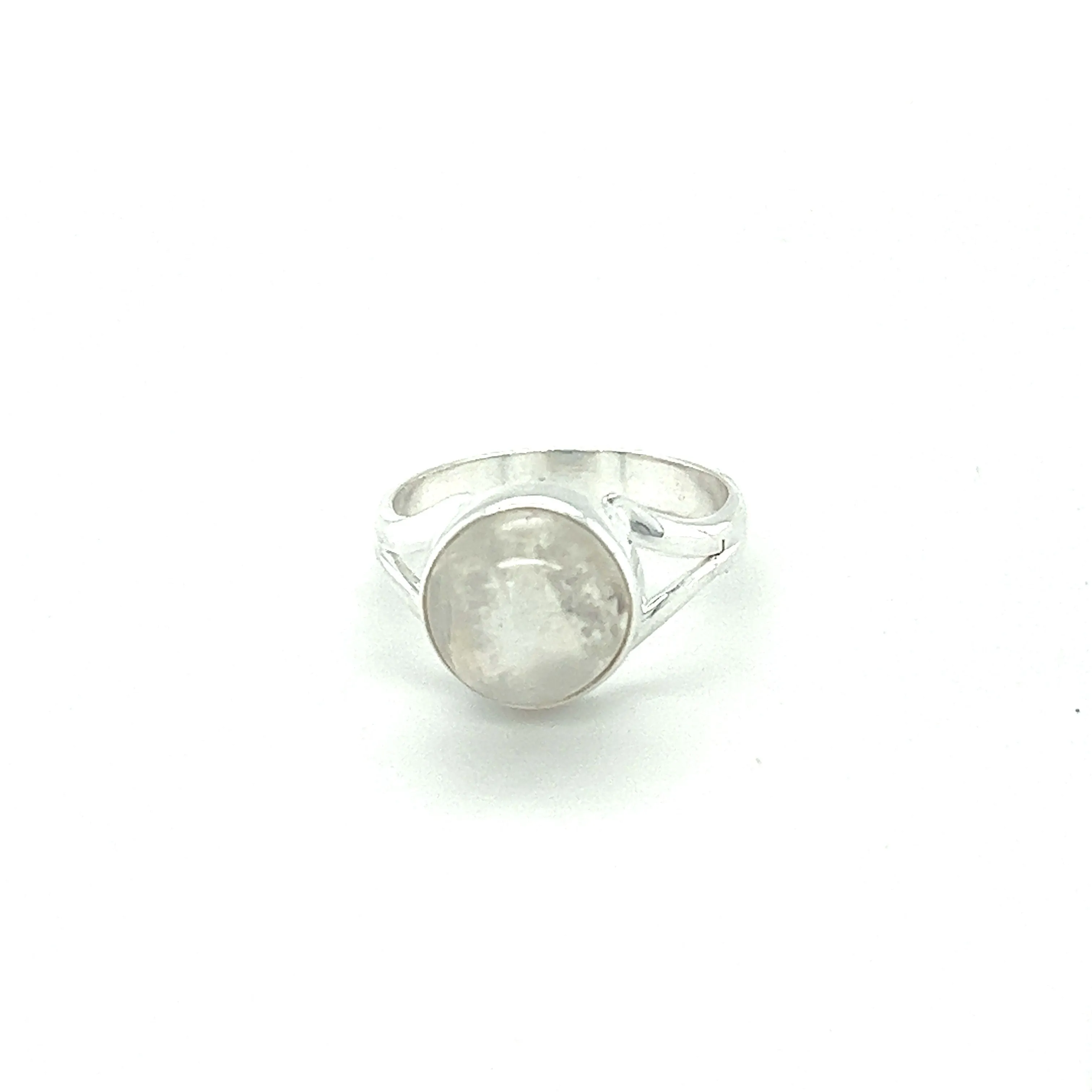Simple Vibrant Circular Stone Ring