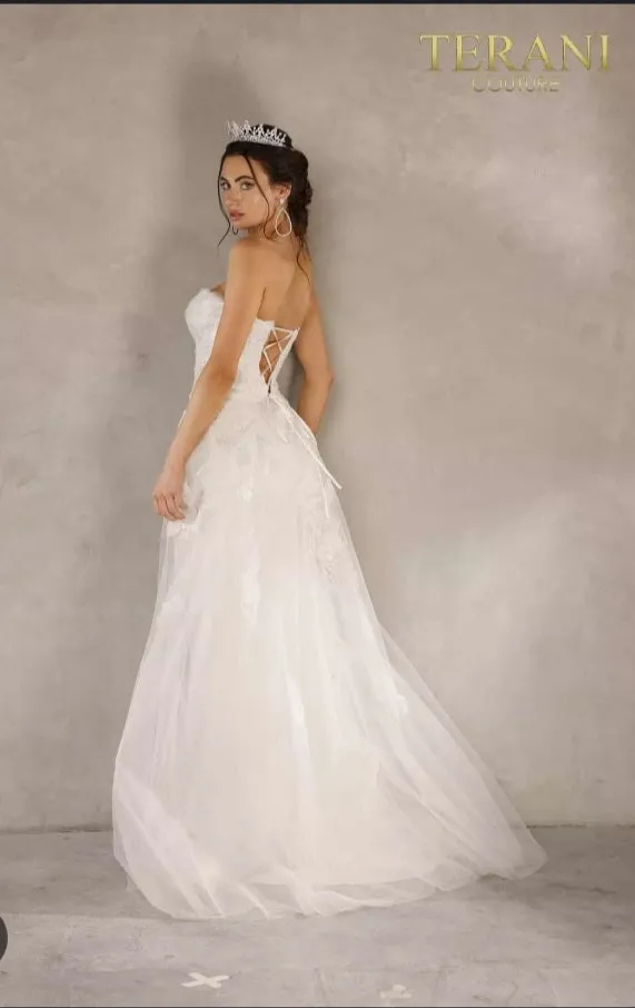 Strapless Plunging V-Neckline Embroidered A-Line Dress – 2111P4055