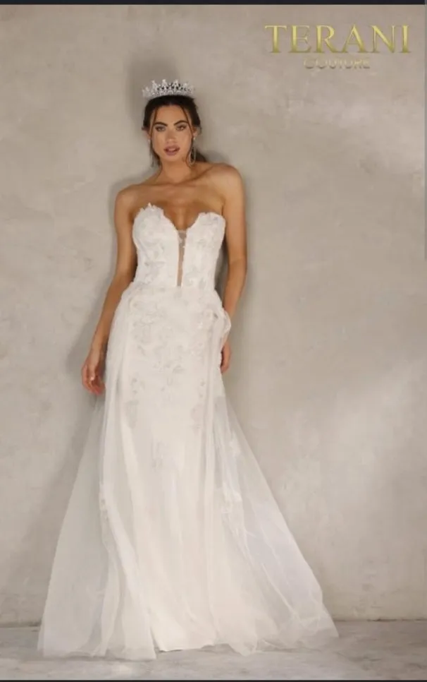 Strapless Plunging V-Neckline Embroidered A-Line Dress – 2111P4055
